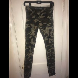 Distressed camo skinny